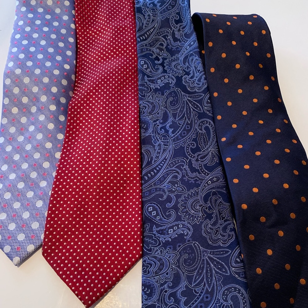Lot of 4 Designer men’s neck ties professional